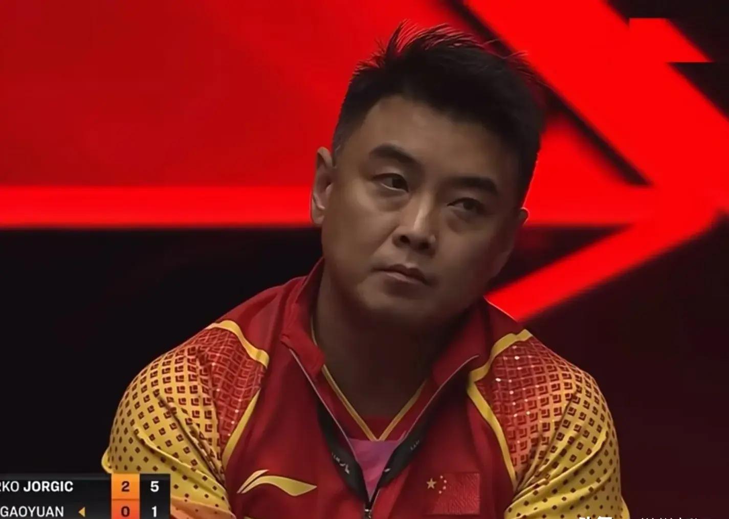 包含英雄战场上演绝对力量对决，球迷心情激荡的词条
