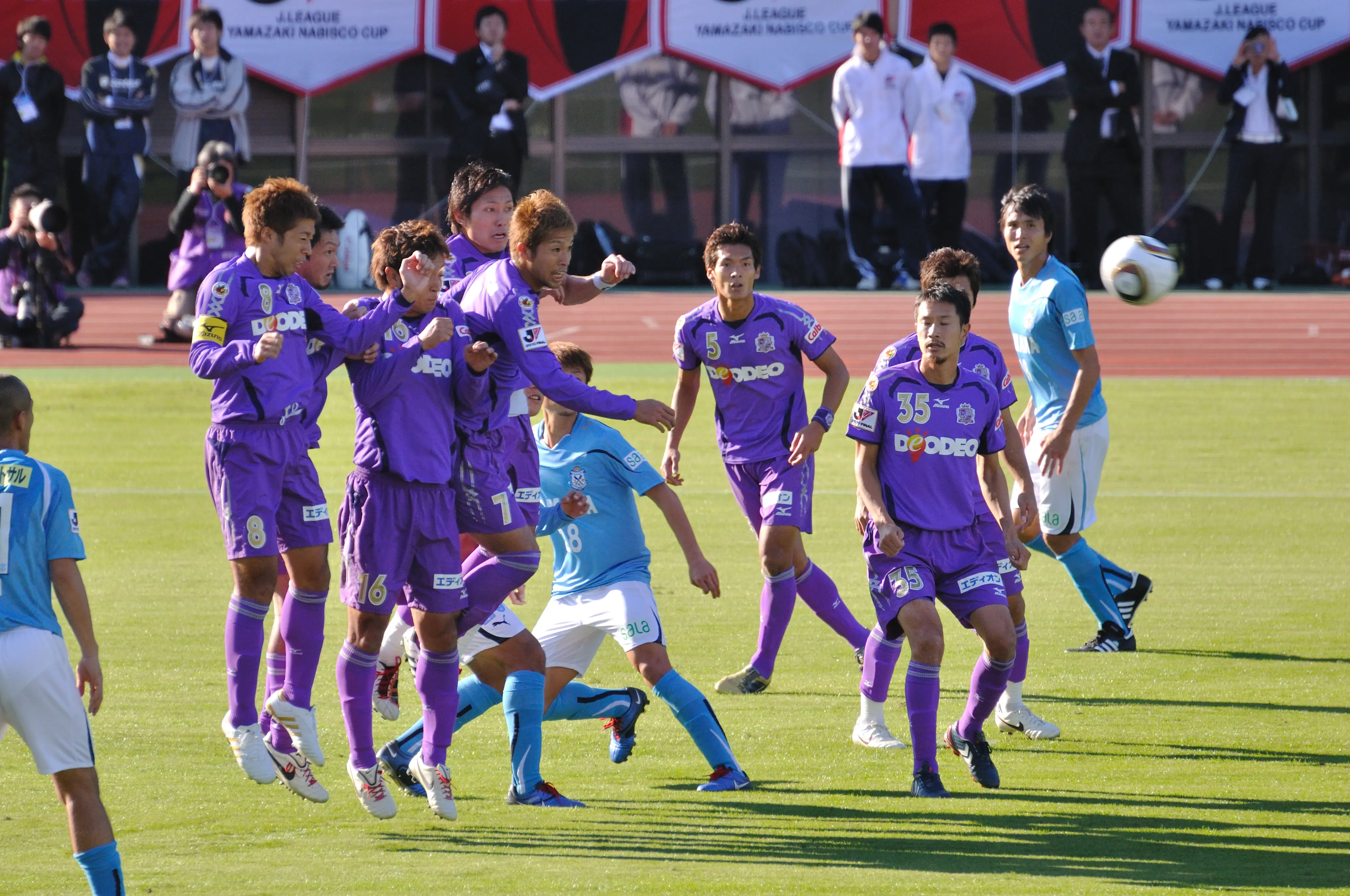 鹿岛鹿角取胜东京FC赢得日本联赛冠军的简单介绍